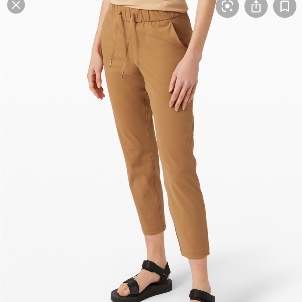 Lululemon on the fly 7/8 pants saddle brown